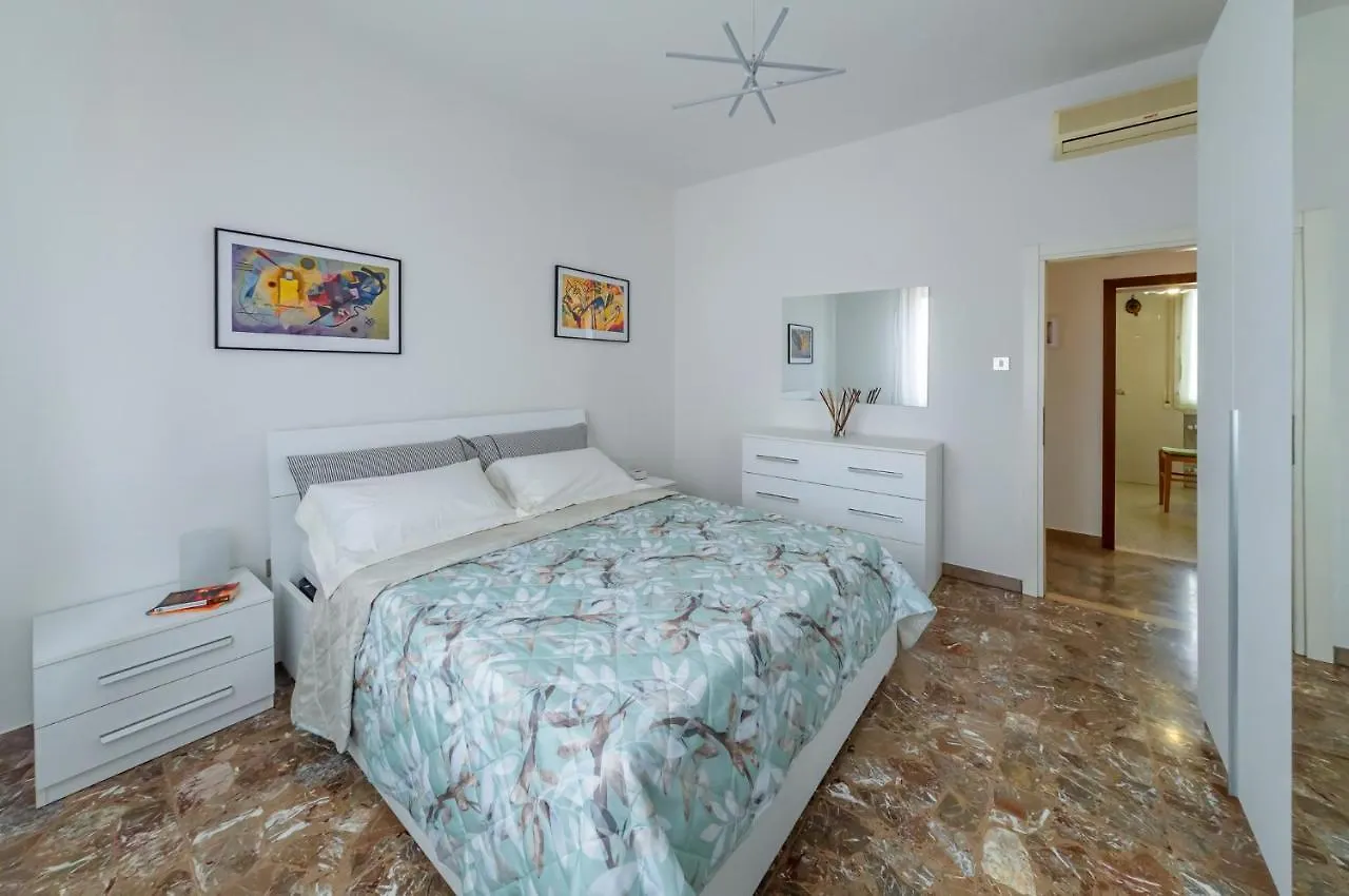 Ospedale Sant'Orsola Pizzardi White Apartment Bologna 0*,